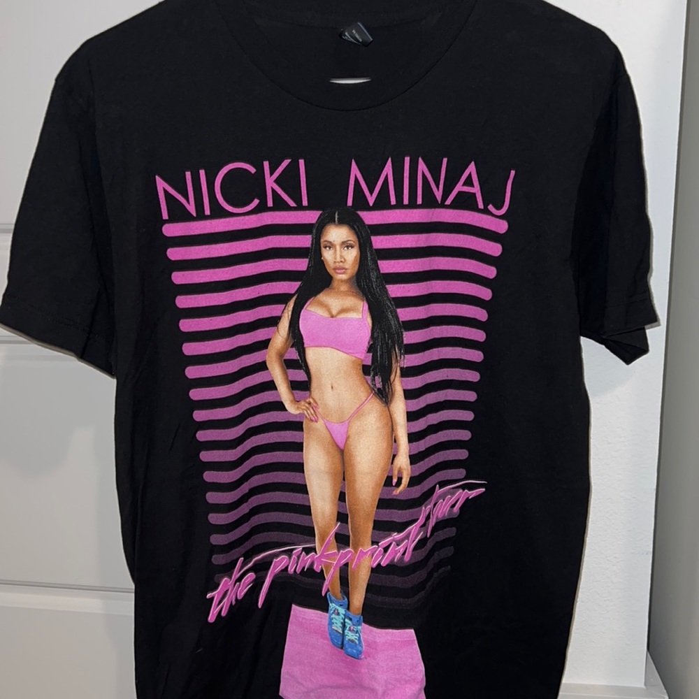 Official Nicki Minaj concert tee